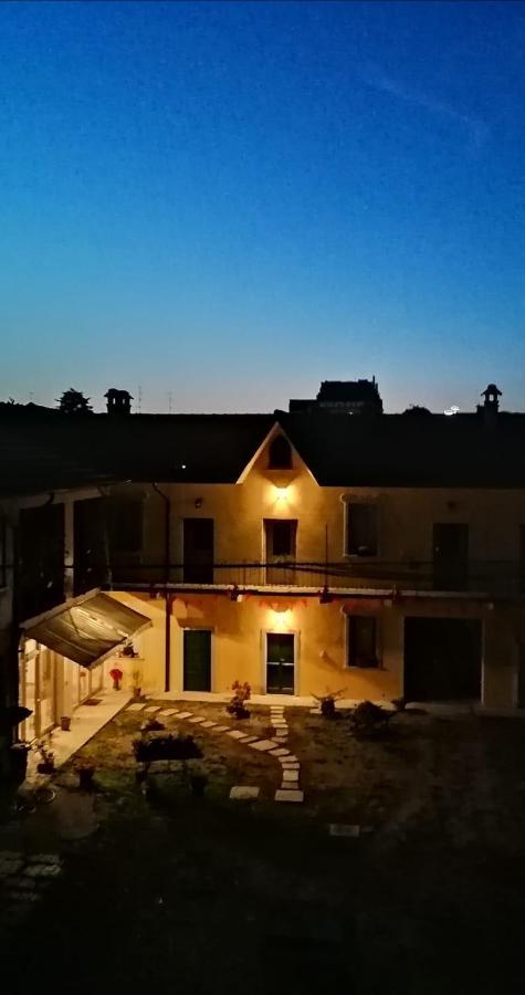 Bed and Breakfast Cascina Anita Samarate Exterior foto